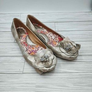 Born Leather Flower Flats